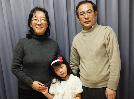 親子3人並んで撮影